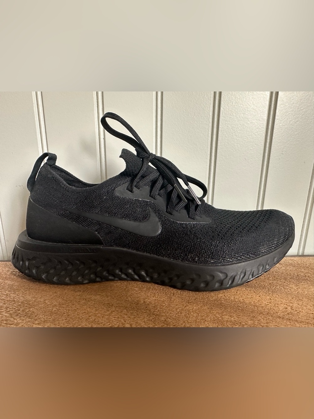 Sneakers; Nike,Epic React,FLYKNIT,Women’s; US 8; super light,breathable,lk new.
